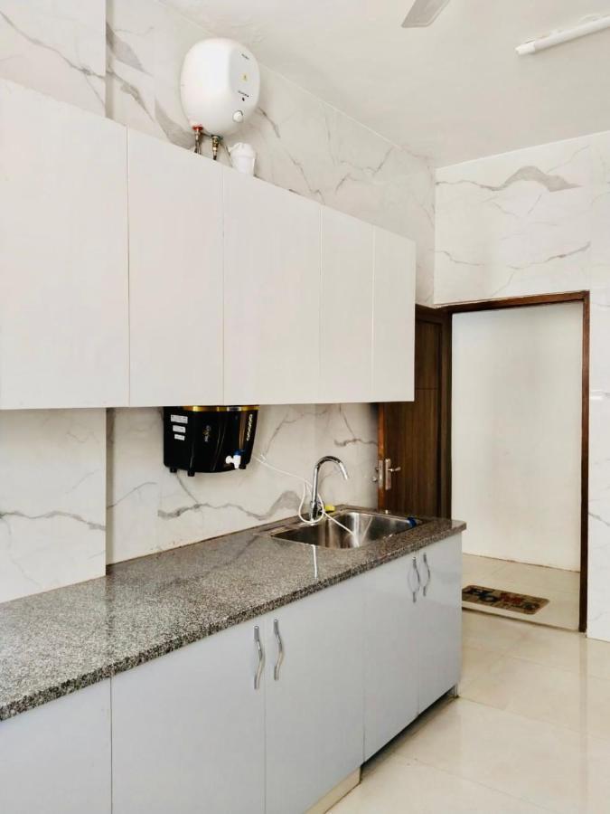 Fortune Home Service Apartment 2Bhk,E28 Saket 2A Ню Делхи Екстериор снимка